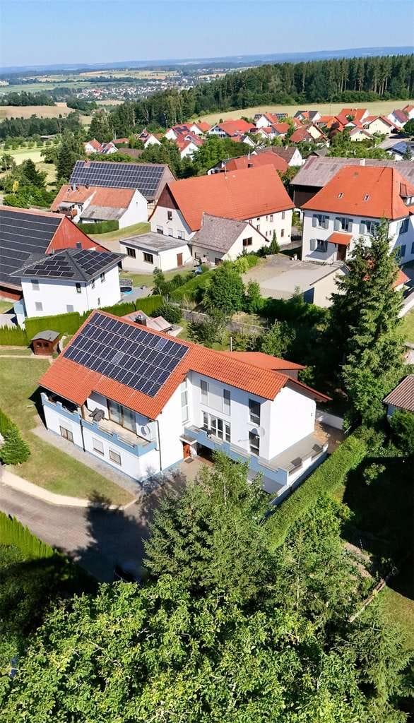 Immobilie in Herdwangen-Schönach - Lichtdurchflutetes Mehrfamilienhaus in einer traumhaft ruhigen Lage - Bild 1