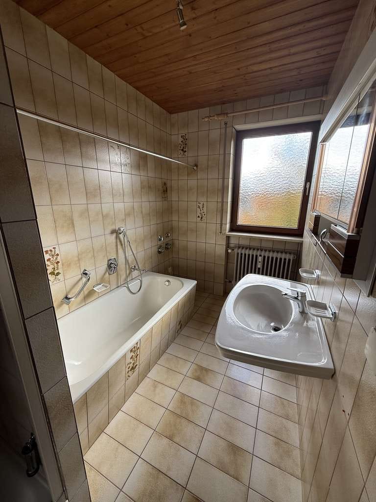 Immobilie in Waging am See - Zentral & ruhig wohnen: Helle 85 m² Wohnung mit Balkon & EBK in Waging am See - Bild 3