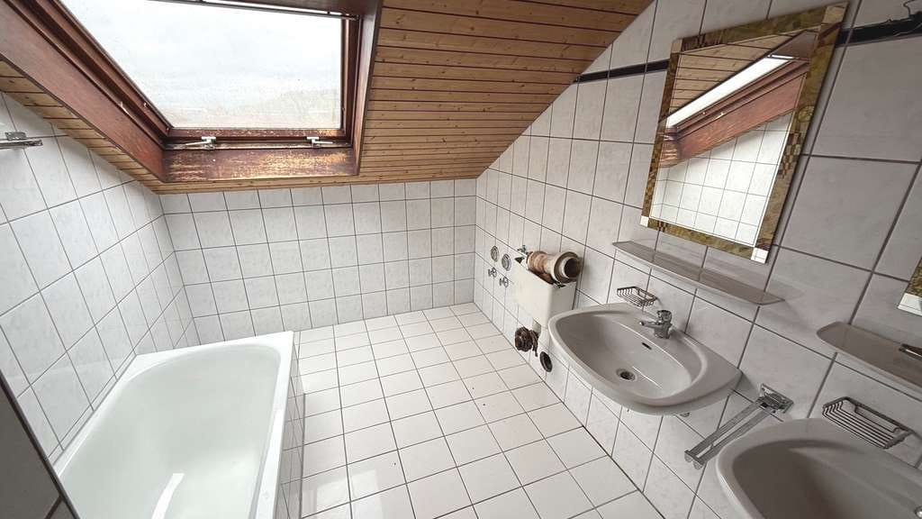 Immobilie in Oberstenfeld - Dachgeschosswohnung mit Potenzial in Oberstenfeld - Bild 2