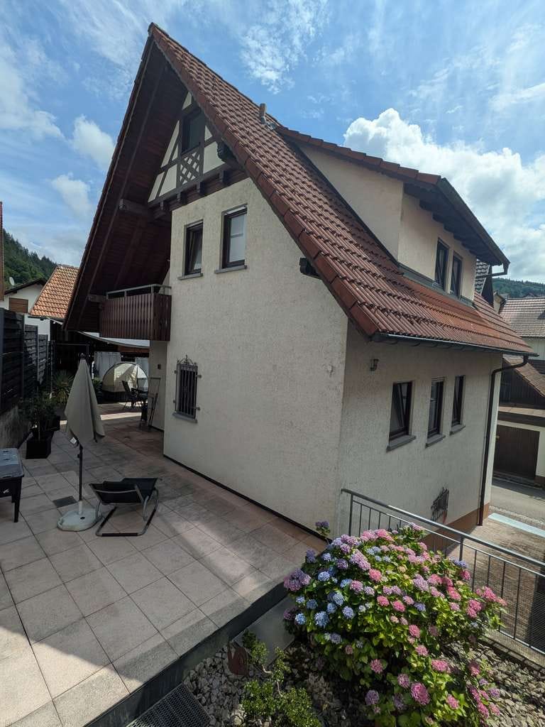 Immobilie in Oppenau - Wohnhaus mit Schopf im Stadtkern von Oppenau - Bild 0