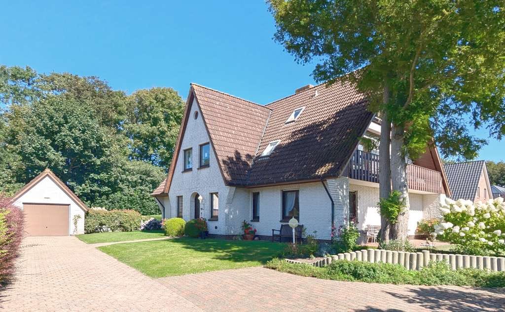 Immobilie in Alkersum - Geräumiges massives Einfamilienhaus
mit Einliegerwohnung und Garage 
in ruhiger Lage - Bild 0