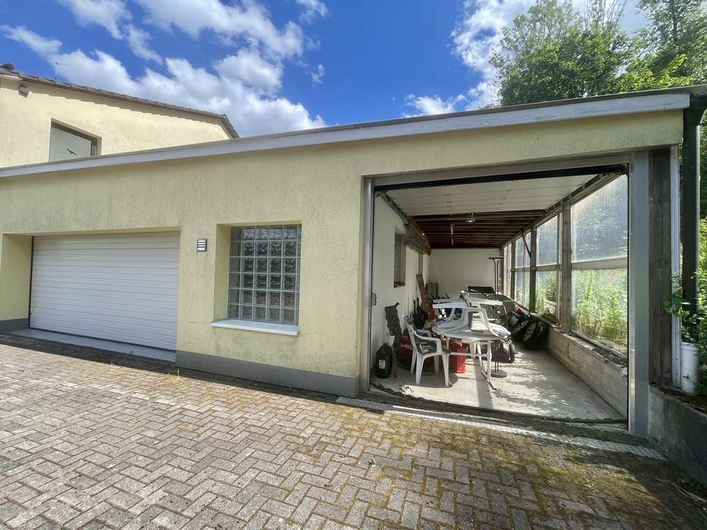 Immobilie in Grebenhain - Einfamilienhaus mit Gewerbeeinheit und Garagen in beliebter Lage von Hochwaldhausen! - Bild 3