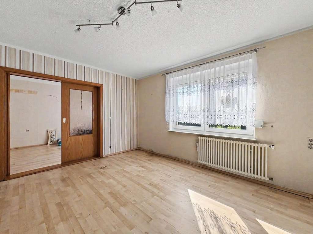 Immobilie in Loitz - Attraktive, sanierbare Doppelhaushälfte mit großer Einliegerwohnung in Rustow (Loitz) - Bild 4