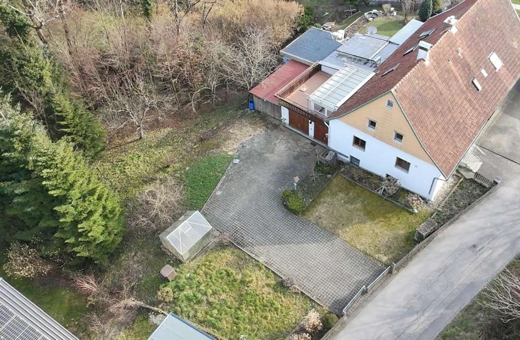 Immobilie in Weißensberg - ***Großes Grundstück, idyllische Lage***: 
Doppelhaushälfte mit Potenzial! - Bild 0