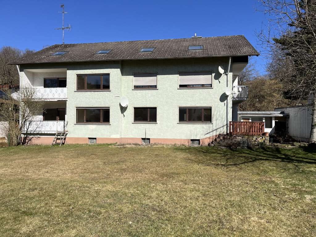 Immobilie in Jossgrund - AS-Immobilien.com +++ 5-Familienhaus mit Garten und Garagen +++ - Bild 1