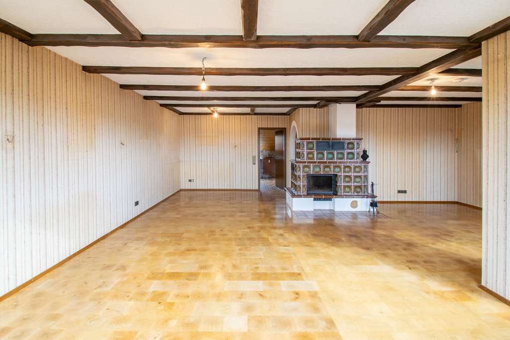 Immobilie in Ditzingen - Ruhige Lage und tolle Fernsicht: 3,5-Zimmer-Wohnung mit Dachterrasse und TG-Platz zu verkaufen - Bild 2