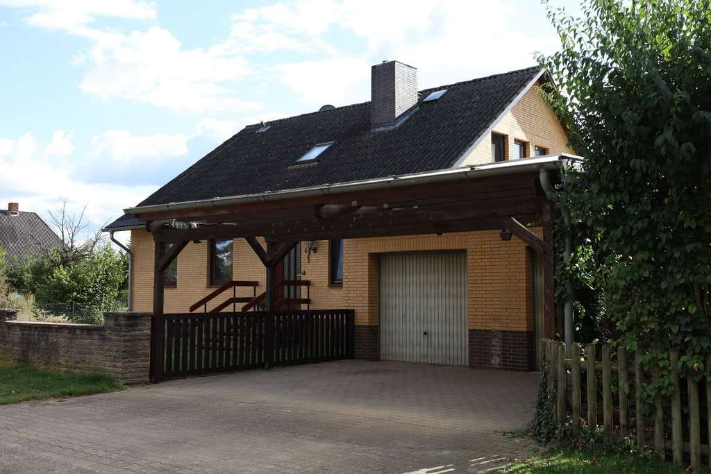 Immobilie in Gusborn - gepflegtes Einfamilienhaus mit Einliegerwohnung und Bauplatz in Gusborn - Bild 3
