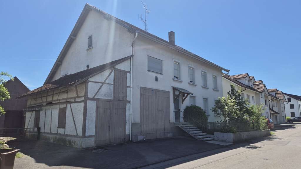 Immobilie in Jestetten - Jestetten/Altenburg - 3 -Familienhaus mit großem Grundstück - Bild 0
