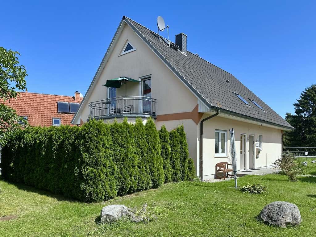 Immobilie in Hohenkirchen - Großzügiges Wohnhaus direkt an der Ostsee – ideal für Familien, Mehrgenerationen und Kapitalanleger - Bild 0