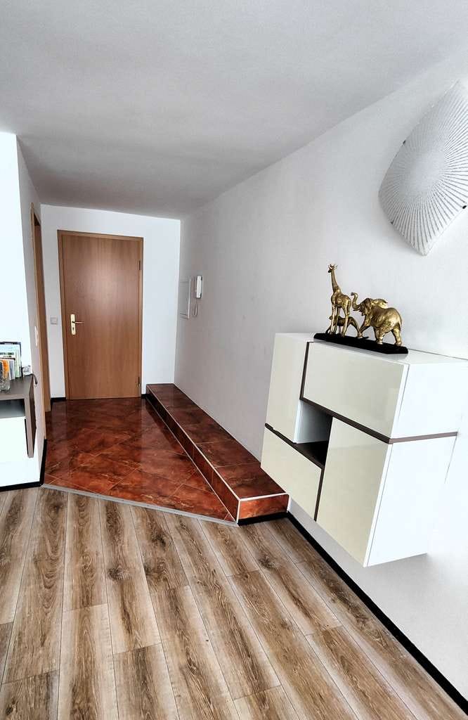 Immobilie in Bad Urach - Wohnen oder investieren – gepflegte 3-Zimmer-Dachgeschosswohnung in Bad Urach - Bild 2