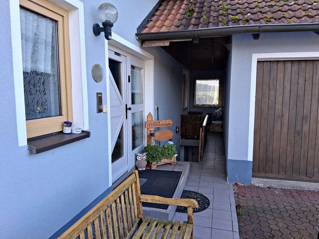 Immobilie in Nittenau - Gepflegtes Einfamilienhaus in wunderschöner Lage mit Traumaussicht - Bild 2