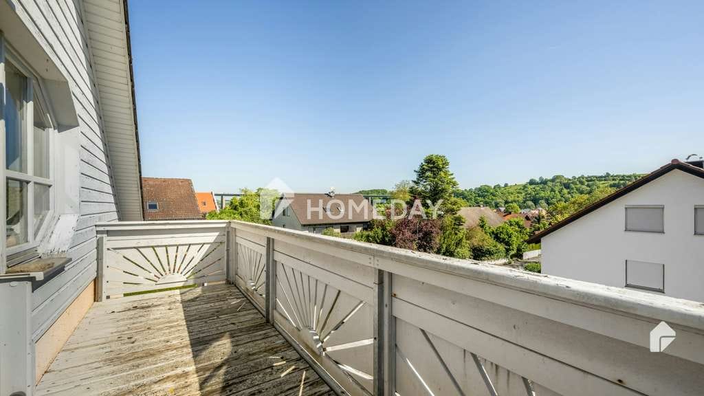 Immobilie in Sinzing - Schöne 2-Zimmer-DG-Wohnung mit Balkon und Stellplatz in sehr guter Lage
 - Bild 0