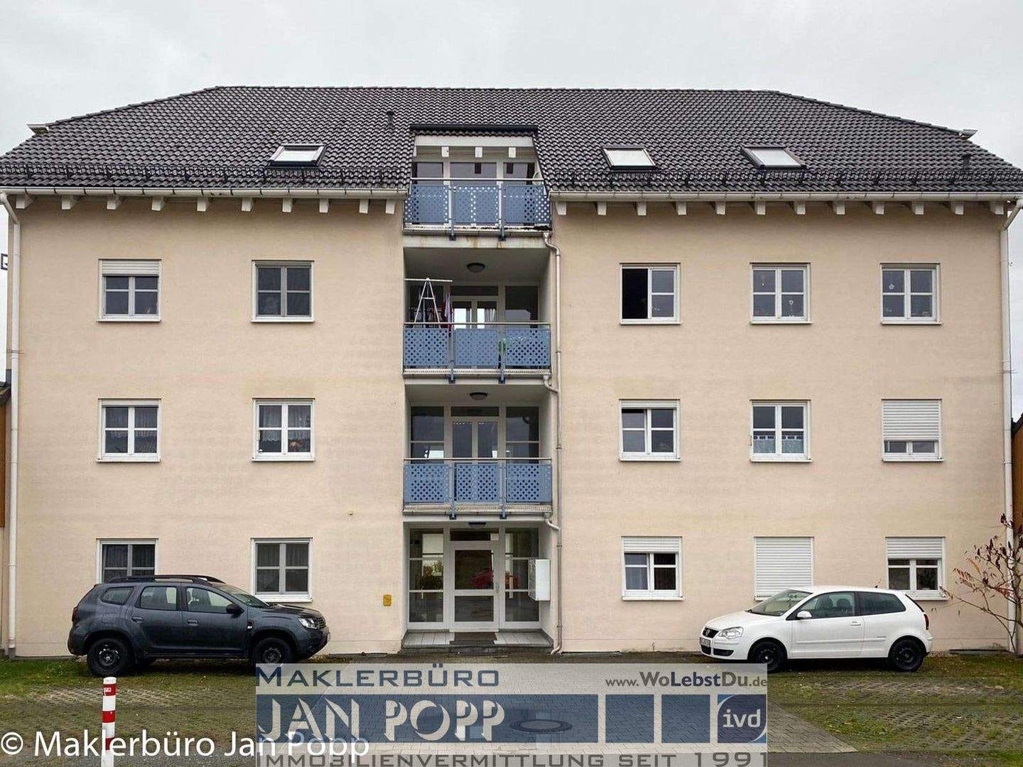 Immobilie in Mohlsdorf-Teichwolframsdorf - Attraktive 3-Raum-Wohnung am Ortsrand mit umlaufendem Balkon und Garage - Bild 0