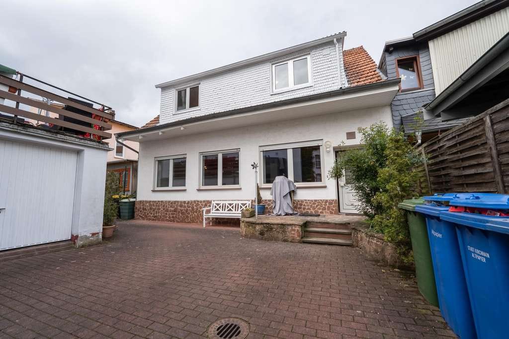 Immobilie in Kirchhain - Frisch renoviertes Wohnhaus in zentraler Innenstadtlage in Kirchhain - Bild 0
