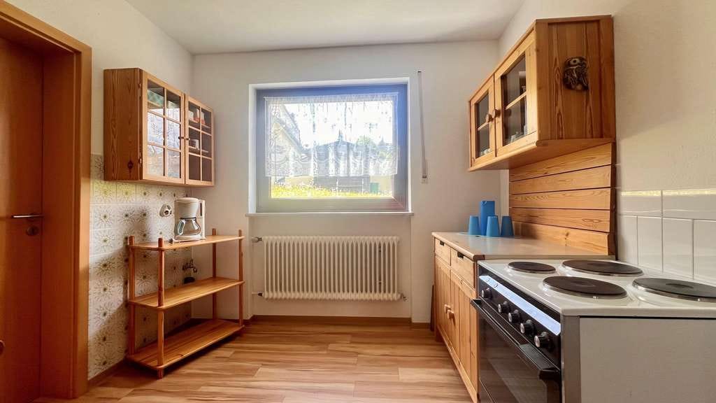 Immobilie in Emmingen-Liptingen - IDEAL ALS GENERATIONENHAUS 
Attraktives Wohnhaus mit vielen Möglichkeiten - Bild 4