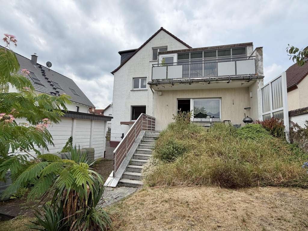 Immobilie in Obertshausen - Leerstehendes 3-Familienhaus mit großem Grundstück - ruhige Wohnlage - Bild 2