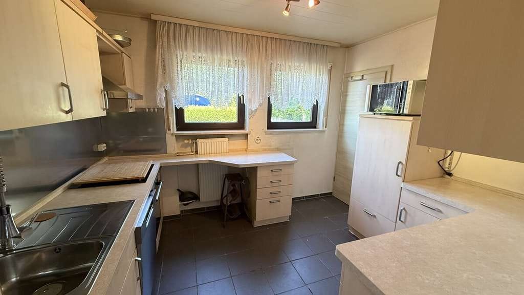 Immobilie in Langerringen - Großzügiges 1-2 Familienhaus mit Potenzial, großer Garage und großzügigen Garten in Langerringen - Bild 4
