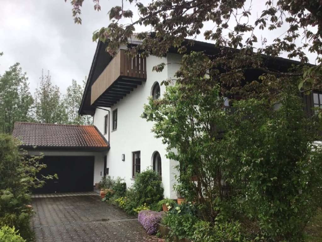 Immobilie in Buxheim - Großzügige Doppelhaushälfte mit Balkon und Garage in 87740 Buxheim - Bild 0