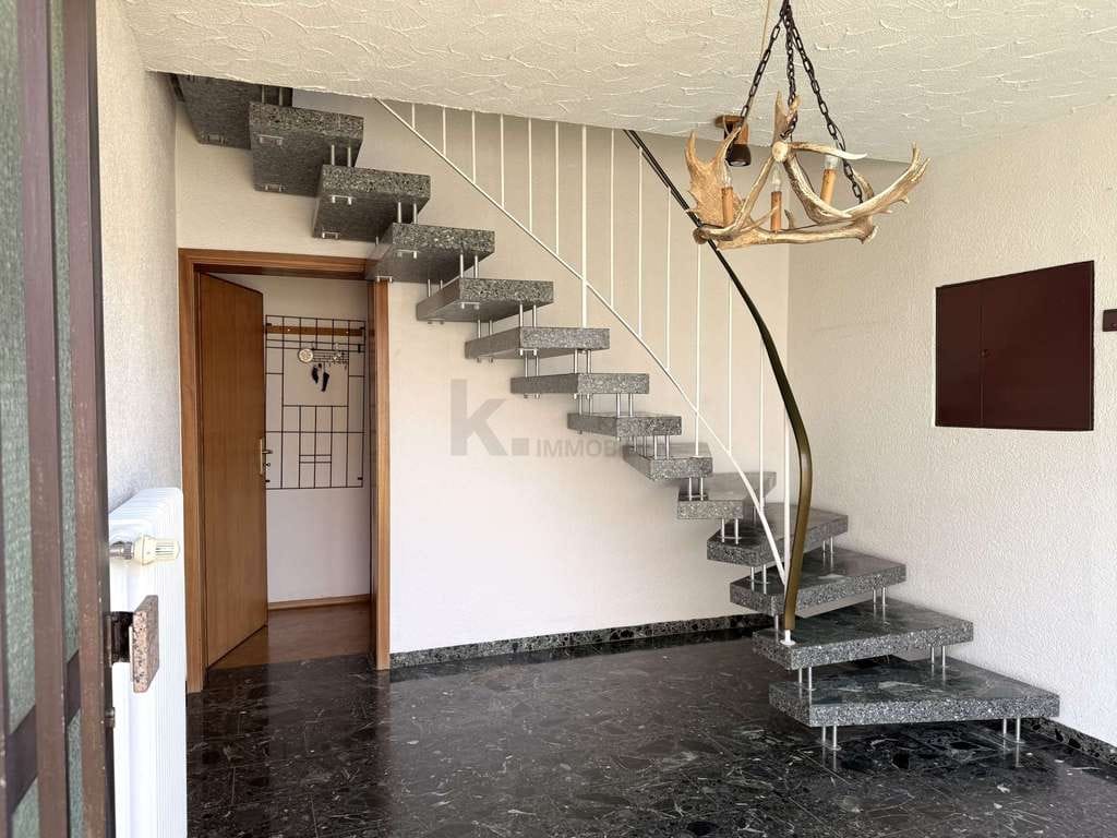 Immobilie in Dielheim - Freistehendes Einfamilienhaus mit Einliegerwohnung und großem Grundstück - Bild 1