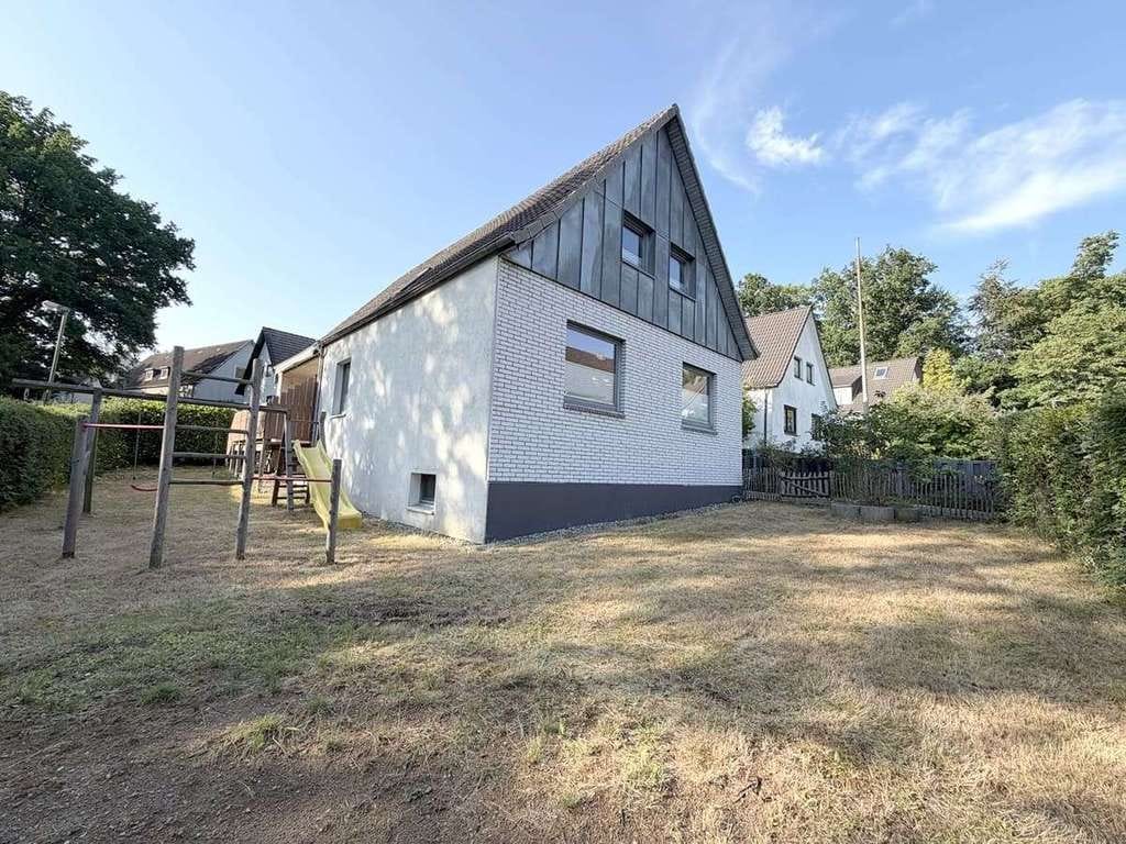 Immobilie in Glücksburg - Freistehendes Einfamilienhaus mit Balkon-Loggia und viel Nutzfläche in begehrter Lage von Glücksburg - Bild 4