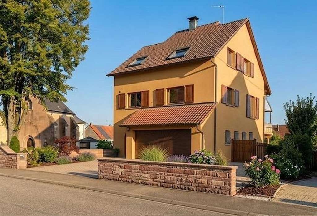 Immobilie in Kleinblittersdorf - Beste Lage: Energiesparendes Massivhaus (1990) mit 204 m2 -provisionsfrei von Privat! - Bild 0
