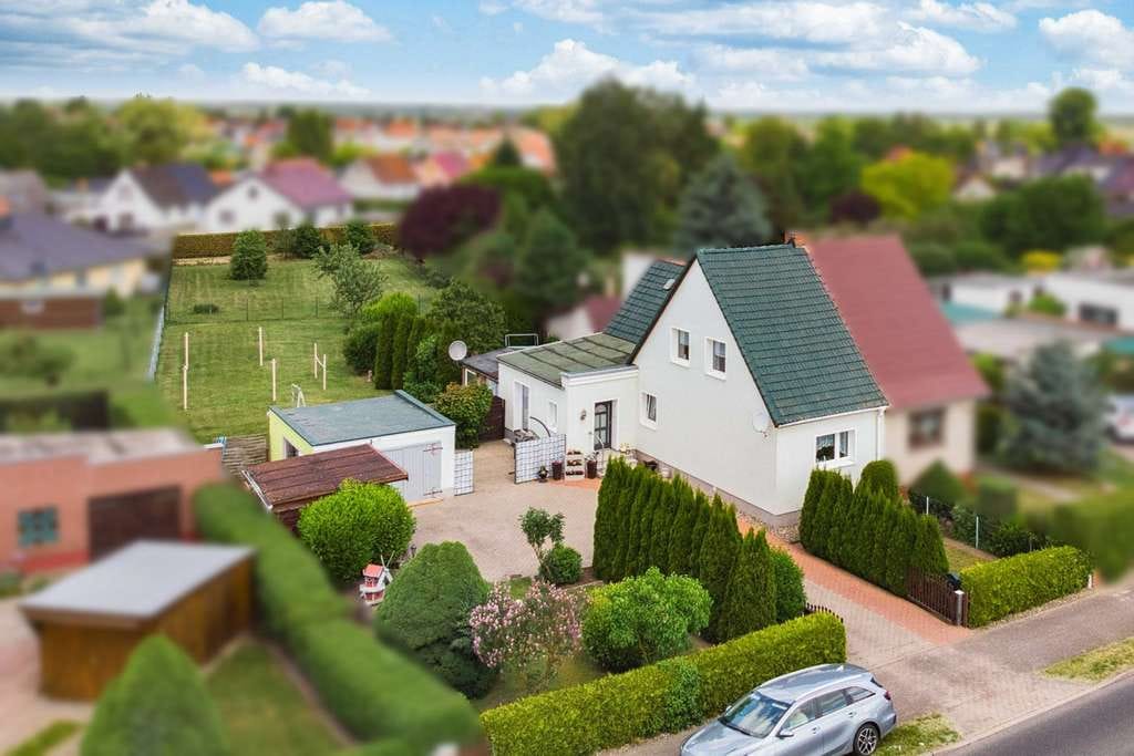 Immobilie in Demmin - Gepflegte Doppelhaushälfte mit Garten, Garage und Carportstellplatz inkl. Schuppen in Demmin - Bild 0
