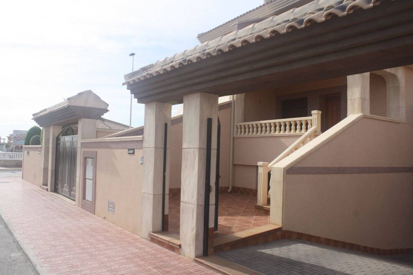 Immobilie in Drehnow - SCHÖNES STADTHAUS IN LOS ALTOS, TORREVIEJA - Bild 1