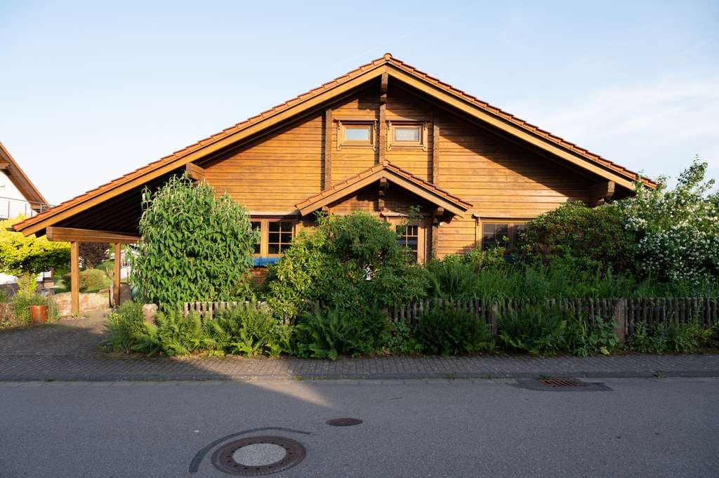 Immobilie in Fahrenbach - *provisionsfrei*Naturholzhaus mit Sauna und großem Garten - Bild 1