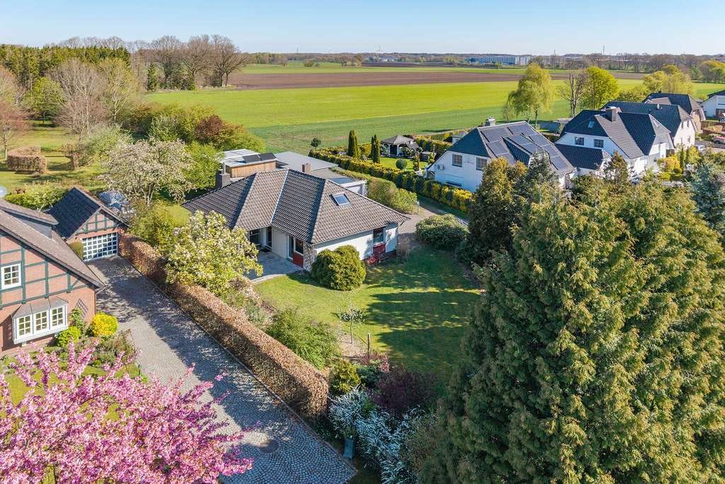 Immobilie in Sottrum - Einfamilienhaus mit Bungalow Charme - Bild 0