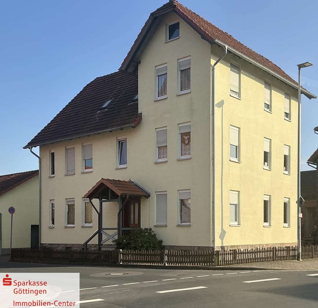 Immobilie in Hann. Münden - Kapitalanlage in Hann. Münden, OT Gimte, Mehrfamilienhaus mit zwei Garagen, voll vermietet - Bild 0