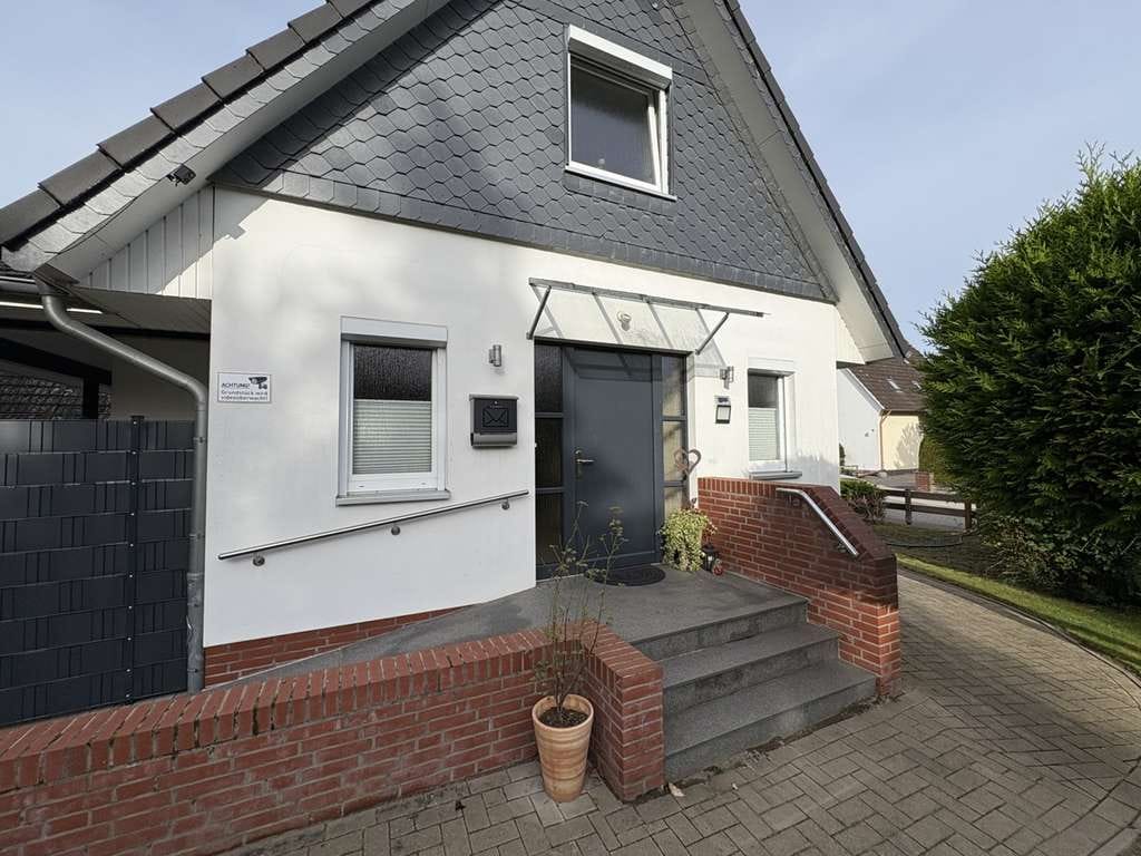 Immobilie in Lengenbostel - Volksbank Immobilien: Geräumiges Einfamilienhaus mit Terrasse, Garten & Bauplatz in Sittensen - Bild 0