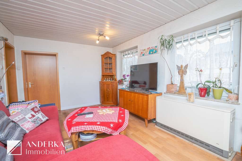 Immobilie in Gundremmingen - Gemütliches Zuhause mit Charakter, Garten und Doppelgarage! - Bild 3