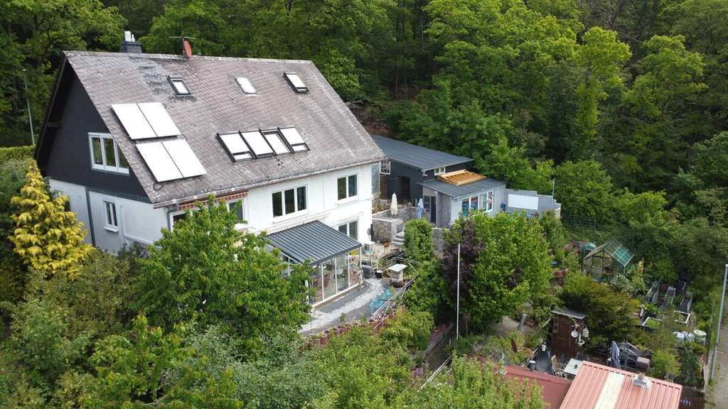 Immobilie in Bad Schwalbach - Naturnahes Wohnen mit Weitblick & Pool | 3 Wohnungen mit 341 m² | Nähe Bad Schwalbach und Wiesbaden - Bild 0