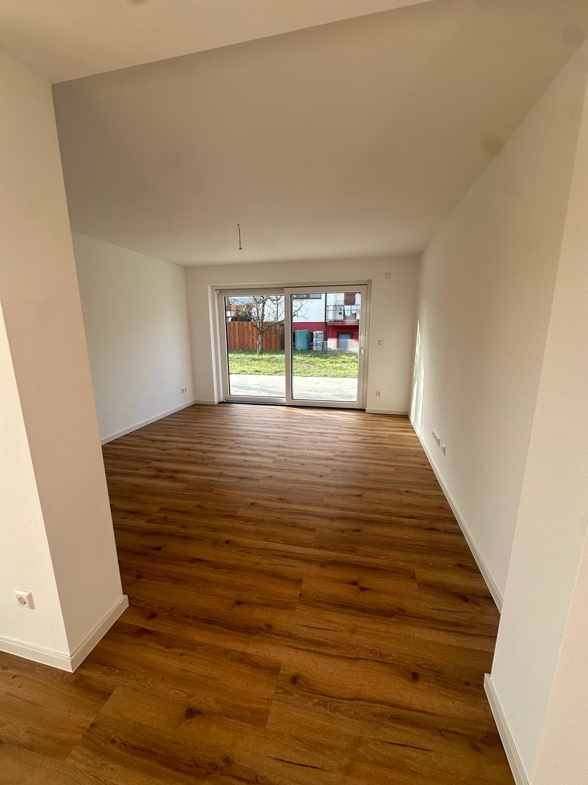 Immobilie in Löwenstein - 4-Zimmer-Wohnung im Gartengeschoss mit 2 Terassen und Gartenanteil - Bild 2