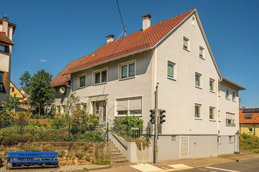 Immobilie in Kernen im Remstal - Kernen: Zwei Einfamilienhäuser mit viel Gestaltungsmöglichkeiten auf einem Grundstück in Stetten! - Bild 0