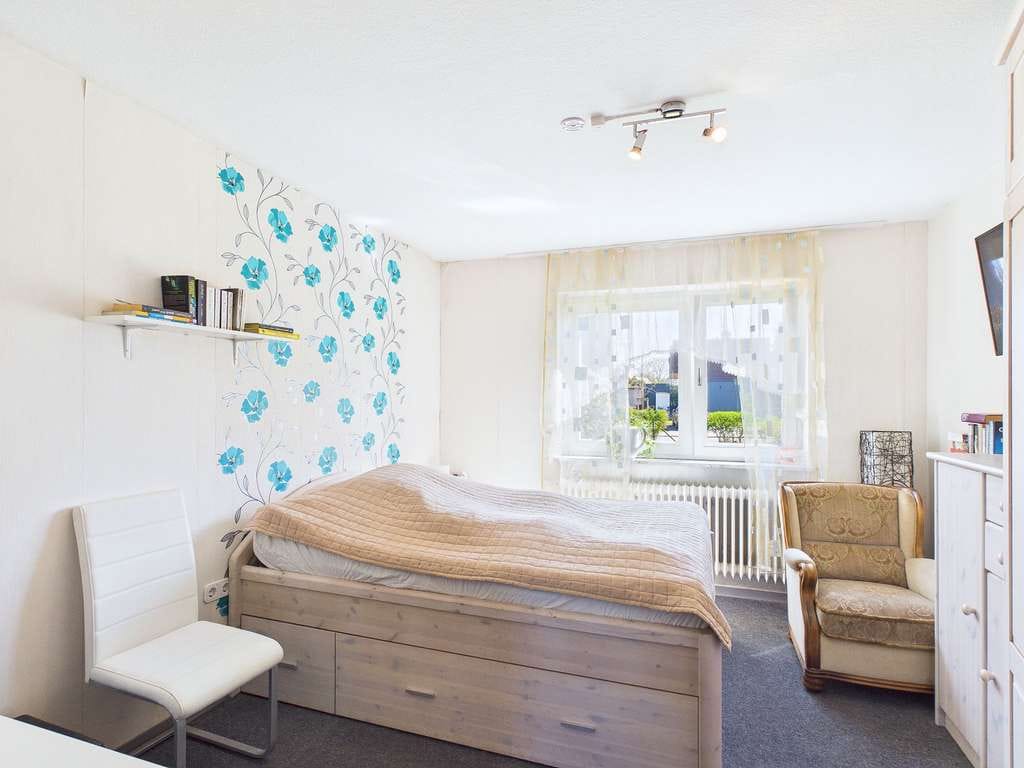 Immobilie in Zetel - Einfamilienhaus mit großem Grundstück in zentraler Lage von Neuenburg - Bild 4