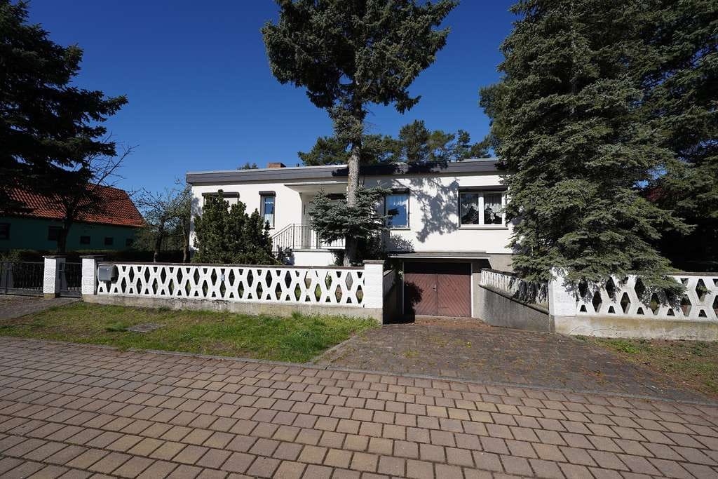 Immobilie in Zielitz - Colbitz-Bungalow mit Garage, großem Nebengebäude, Terrasse und überdachten Freisitz in ruhiger Lage - Bild 2