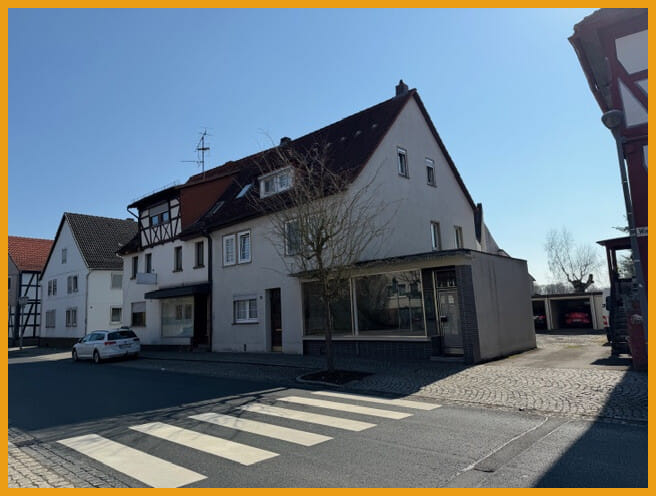 Immobilie in Schwalmstadt - GERÄUMIGES GARTENPARADIES MIT KURZEN WEGEN!
KEINE KÄUFERPROVISION! - Bild 3