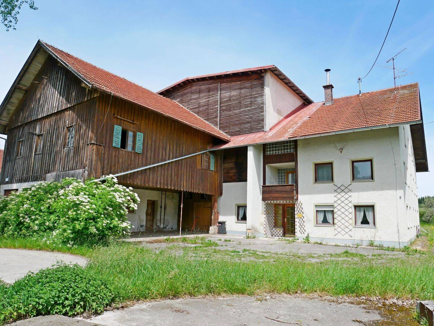 Immobilie in Aitrang - Bauernhaus in Weilerrandlage zw. Kempten u. Marktoberdorf im schönen Ostallgäu mit schöner Bergsicht - Bild 0
