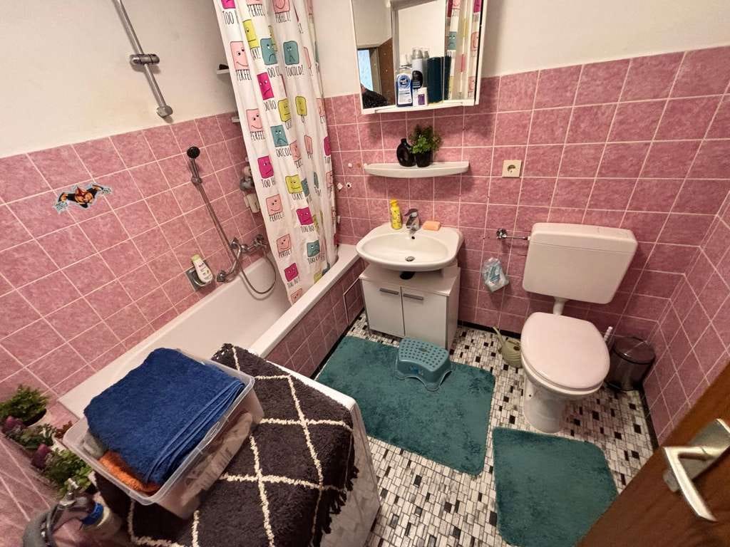 Immobilie in Neumarkt in der Oberpfalz - Gepflegte Hausanlage mit renovierungsbedürftiger, vermieteter 3-Zimmer-ETW in Neumarkt i. d. O. - Bild 4