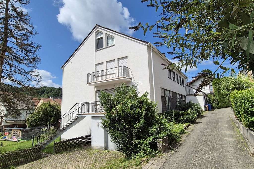 Immobilie in Queidersbach - Ab September, ruhig und doch in Zentrumsnähe gelegene DHH mit Garage - Bild 0