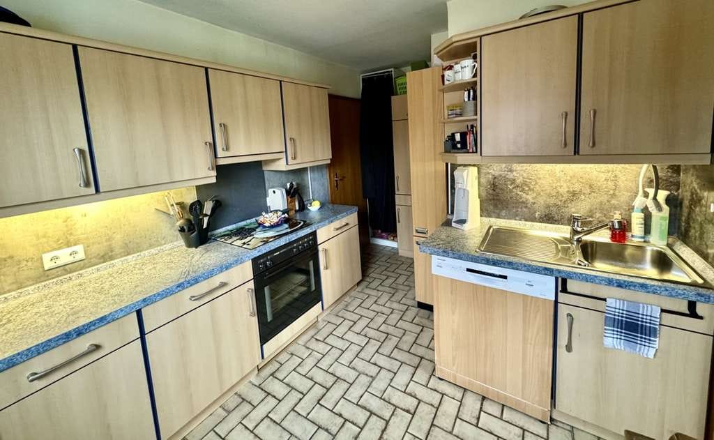 Immobilie in Wesselburen - Einfamilienhaus in Zentrumsnähe und ruhiger Wohnlage in Wesselburen! - Bild 2