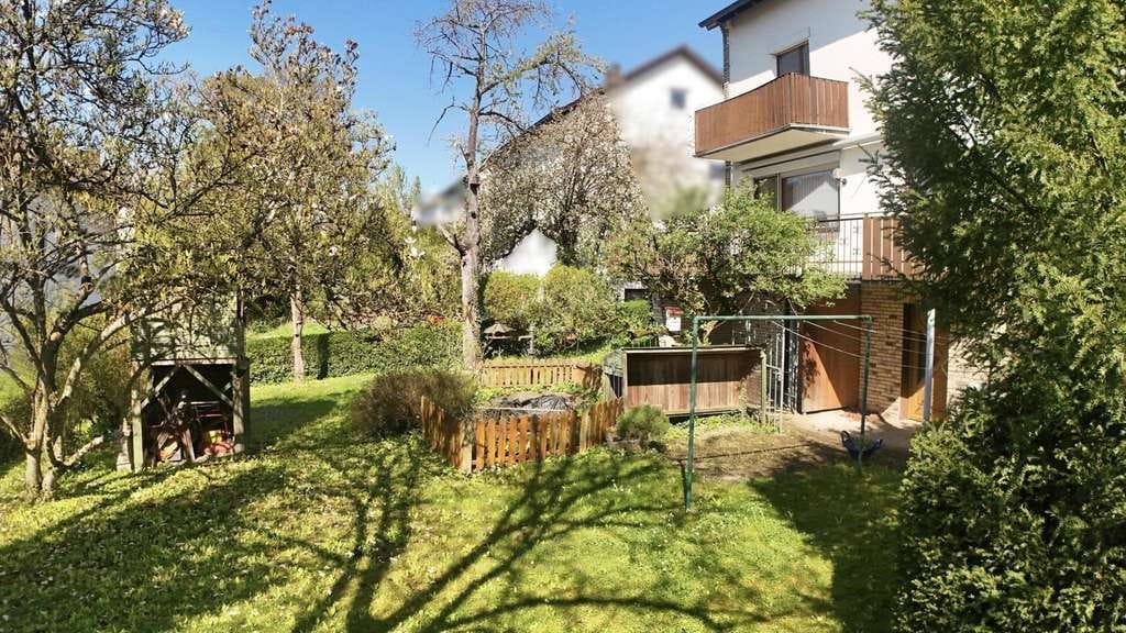 Immobilie in Aalen - Zuhause mit Perspektive: Mehrfamilienhaus in Toplage von Aalen! - Bild 2