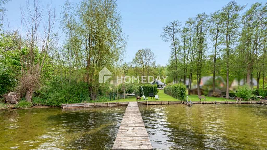 Immobilie in Lindow (Mark) - Ihr Rückzugsort am Wasser: Haus mit Seezugang und eigenem Steg und hochwertiger Ausstattung - Bild 1