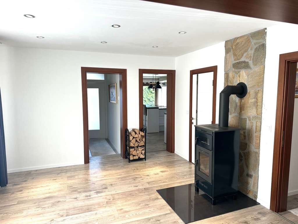 Immobilie in Maxdorf - Tolles freistehendes Einfamilienhaus mit Garten & Kaminofen in bevorzugter Lage von Maxdorf - Bild 2