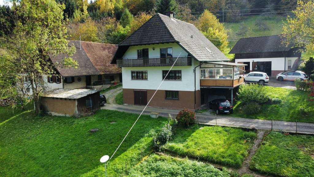 Immobilie in Biberach - Schwarzwaldhaus + altes Hofgebäude mit viel Potential, und großem Grundstück in traumhafter Hangl... - Bild 1