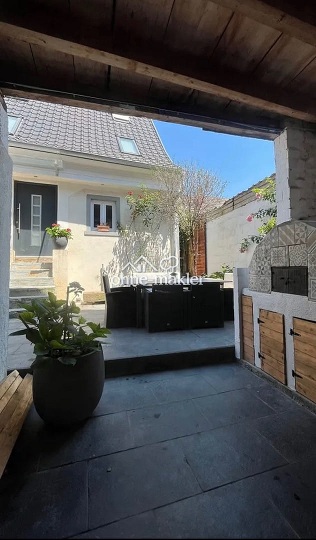Immobilie in Ehrenkirchen - Charmantes freistehendes  Einfamilienhaus auf Erbpacht - Bild 0