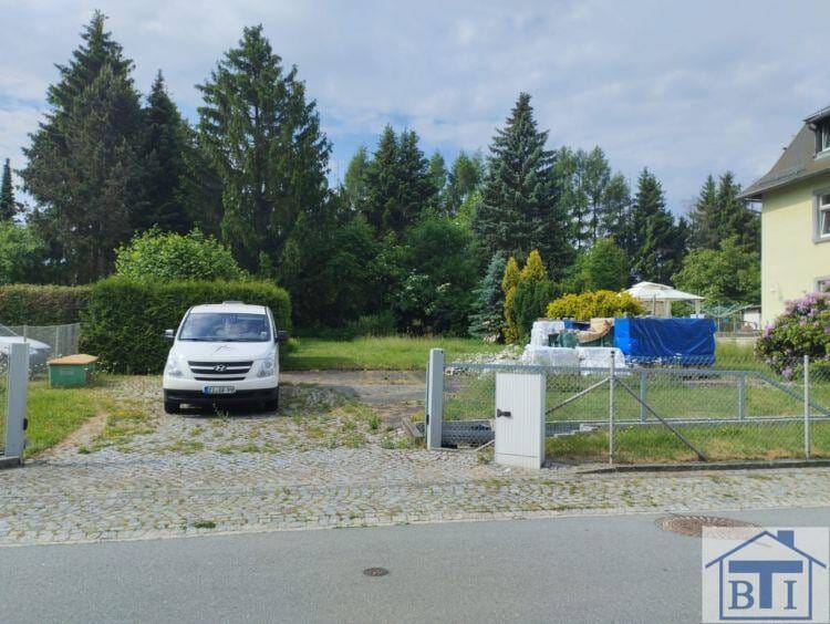 Immobilie in Ebersbach-Neugersdorf - Neuer Preis - ehemaliges Wohn- und Geschäftshaus mit Entwicklungspotential - Wohnung beziehbar - - Bild 1