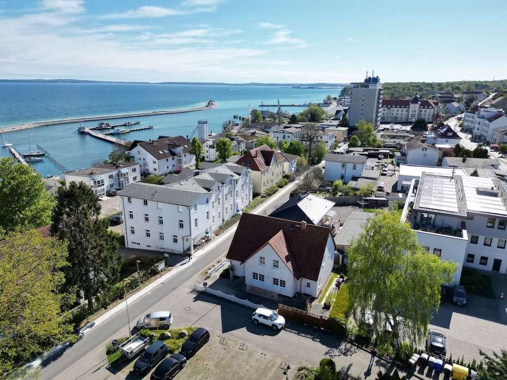 Immobilie in Sassnitz - Vielseitiges Einfamilienhaus mit Einliegerwohnung und Büroeinheit in Sassnitz auf Rügen - Bild 1