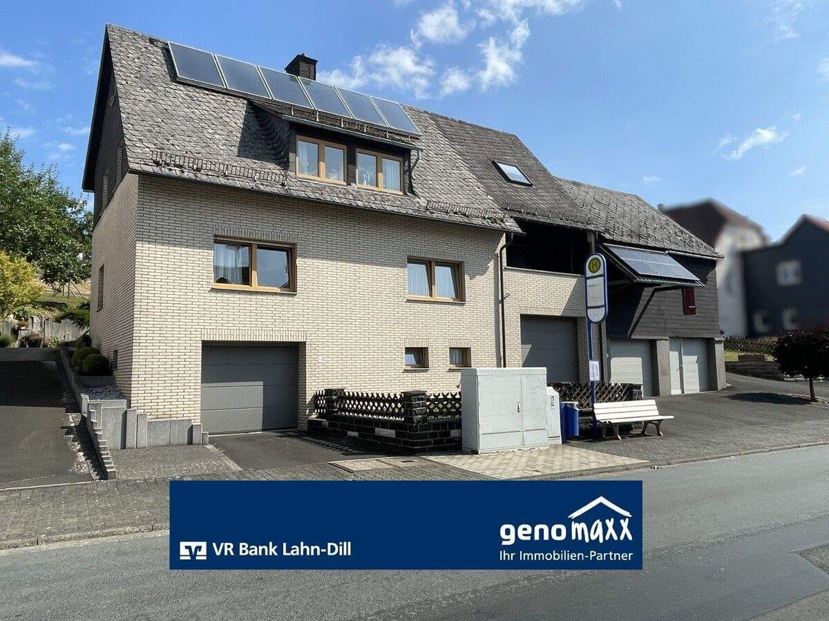Immobilie in Eschenburg - Eiershausen: Gepflegtes Wohnhaus mit 2 Wohneinheiten und großem Garten - Bild 0